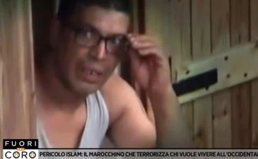 https://media.liberoquotidiano.it/o0xdnGpeQ_ngUgJFurz8yn7ips794myfGe0ITwgKEAs/width:800/quality:90/aW1hZ2VzLzIwMjYvMTAvMTYvMTE1OTEwMTIyLTc5OGI1ODk1LTE2YTktNDg5Yy1hZTM0LWVlYTgzYTg5MDdlZi5qcGc.webp