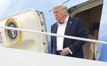 Trump: "Cuba sta per cadere", l'annuncio sull'Air force one