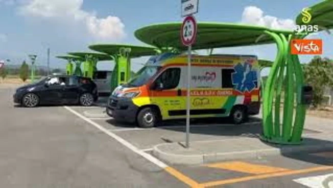 Al via 'Green Island' di Anas sulla A2 Mediterraneo per ricarica elettrica e soccorso sanitario