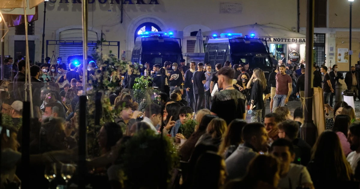 Mascherine, addio? Che bello rivederci in faccia, ma ora cerchiamo di non perdere la testa