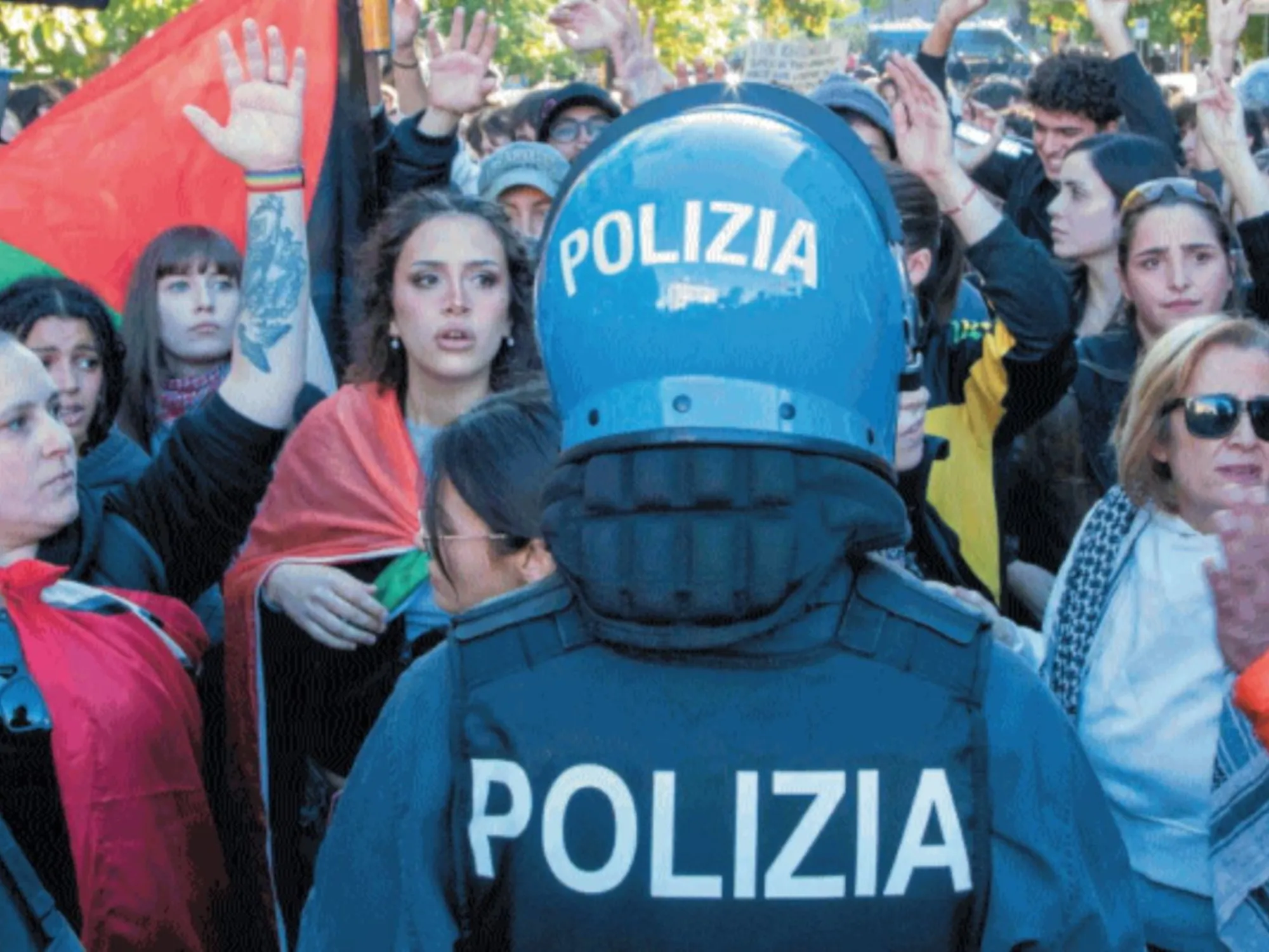 Leggi l'articolo: Violenti isolati e fermati, il decreto sicurezza supera la prova dei fatti