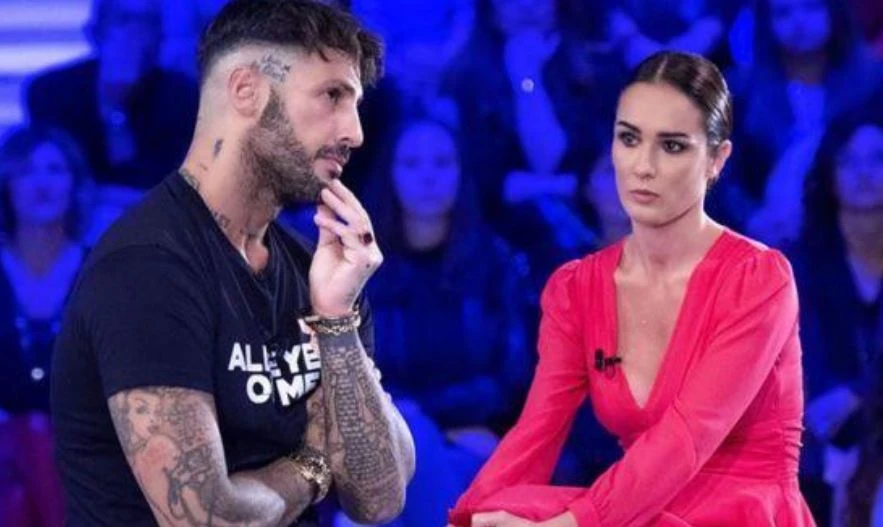 Verissimo, Fabrizio Corona e la bomba atomica: "Totti e le corna alla Blasi? Sapete, Maurizio Costanzo..."