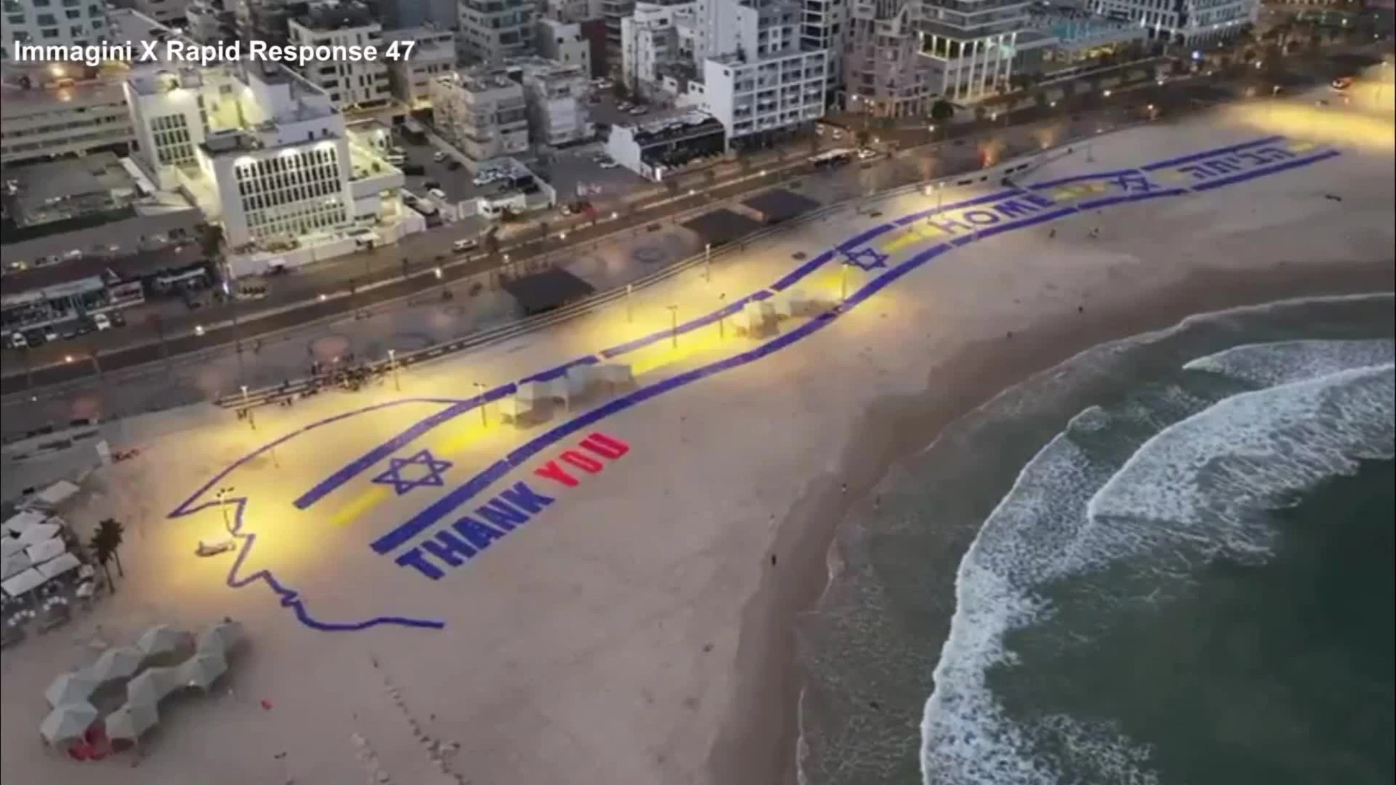 Donald Trump, l'apoteosi: questa scritta sulla spiaggia di Tel Aviv