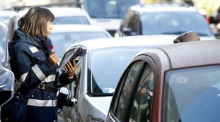 Auto, nuova multa salatissima: l'errore da non fare assolutamente, da ora cambia tutto