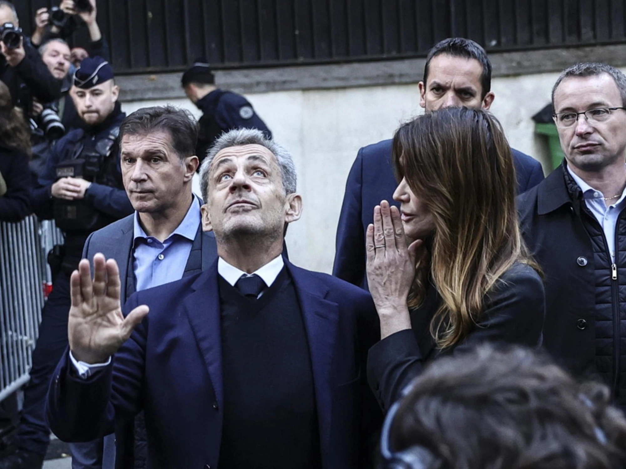 Leggi l'articolo: Sark&ograve;, la prima notte orribile in carcere: cos'&egrave; successo