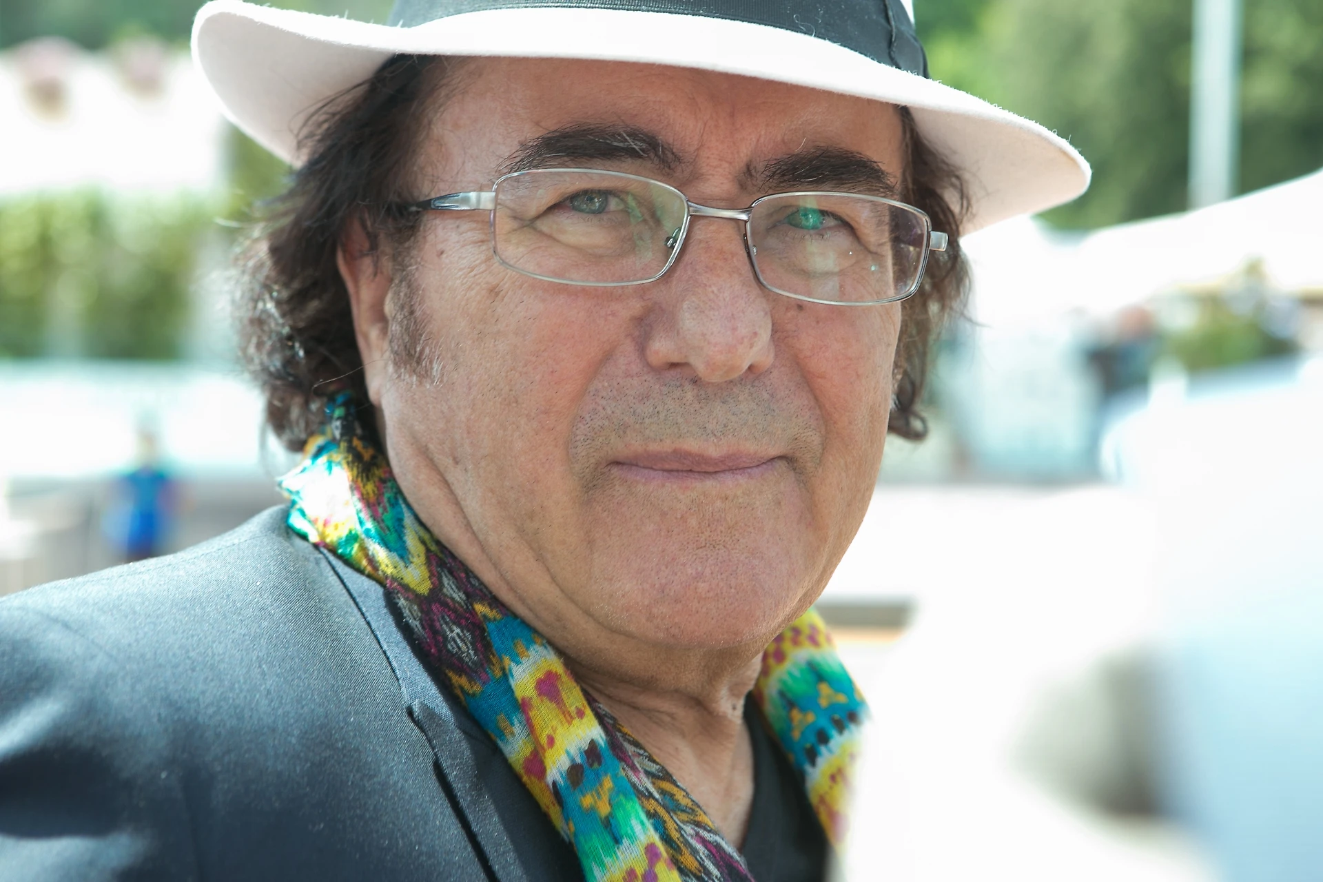 "Sto male. Una malattia...": Al Bano Carrisi commuove i fan, lo straziante messaggio: si deve fermare