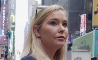 Virginia Giuffre, la ghost writer: "So chi è il premier che l'ha stuprata sul jet di Epstein"