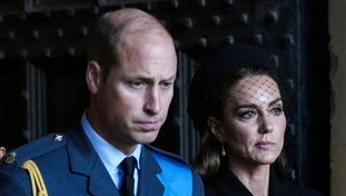 Kate Middleton, il retroscena sul principe William: "Impotente e terrorizzato"