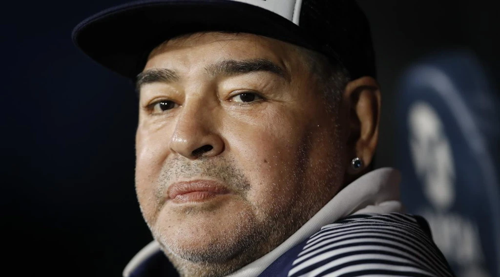 Diego Maradona, intervento d'emergenza al cervello: "Ematoma subdurale", non era "solo" stress