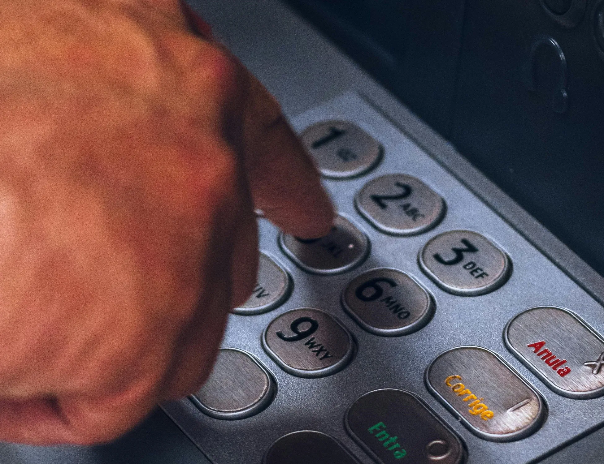 Bonifici bloccati dal 2 al 6 aprile: cosa accadrà, quali sono le alternative