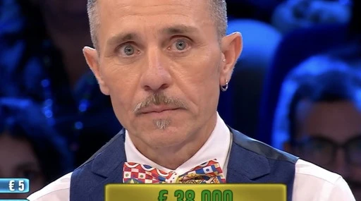 Affari Tuoi, l'insulto ad Andrea dopo la puntata è un pugno nello stomaco: "Buffoni, un caso umano"