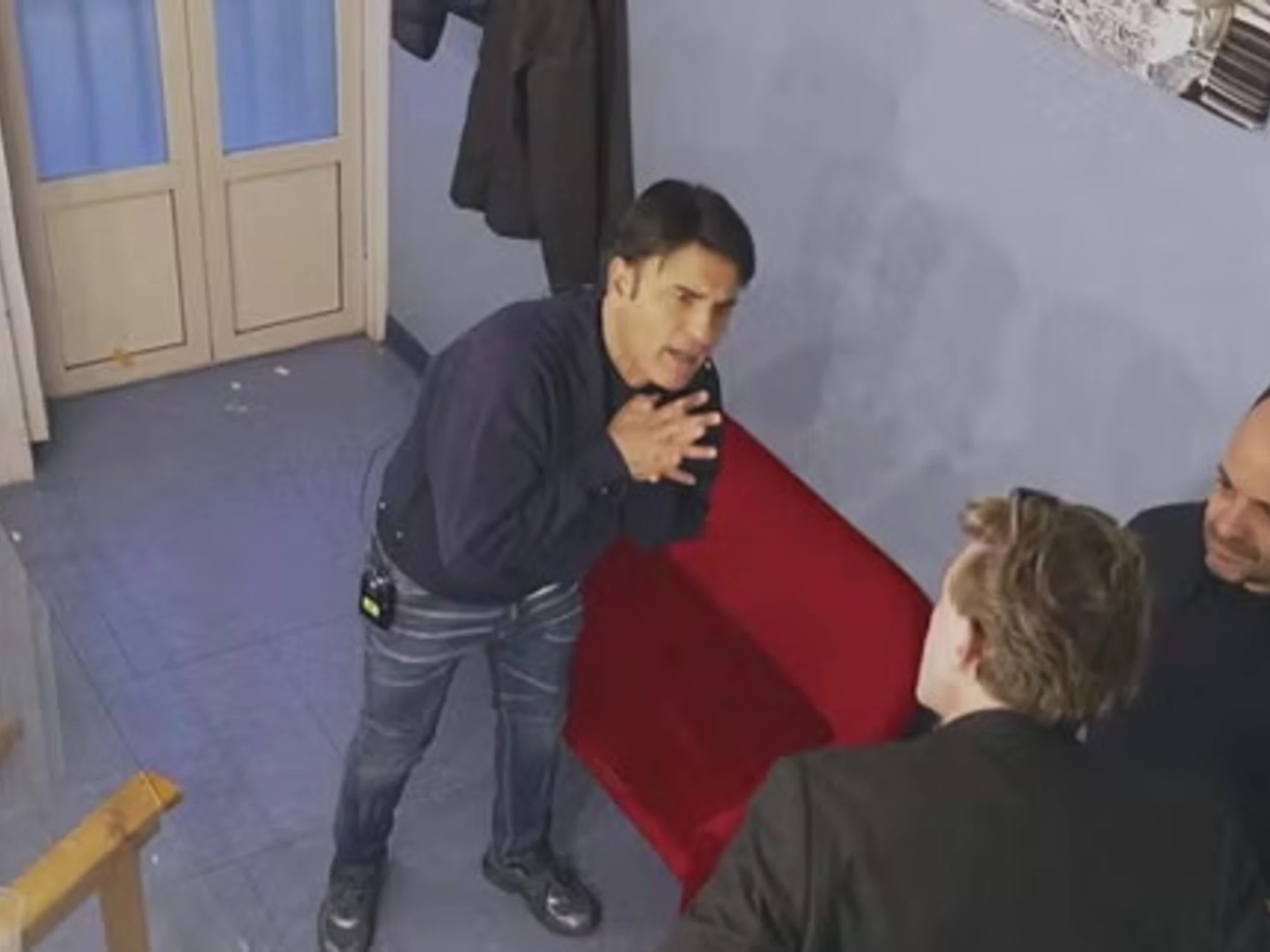 Scherzi a Parte, Sal Da Vinci sbrocca: "Non rompere i cog***"