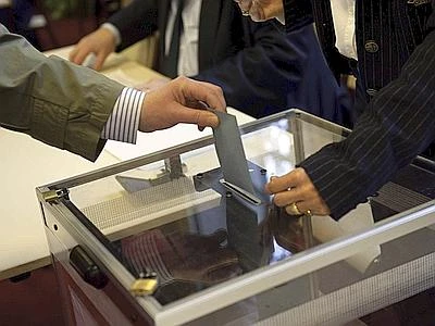 Elezioni in Francia, trionfano i socialisti. Sconfitta Royal, Fn in Parlamento