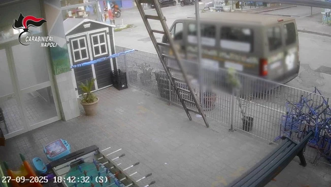 "Stesa" per il controllo di Caivano, tre arresti