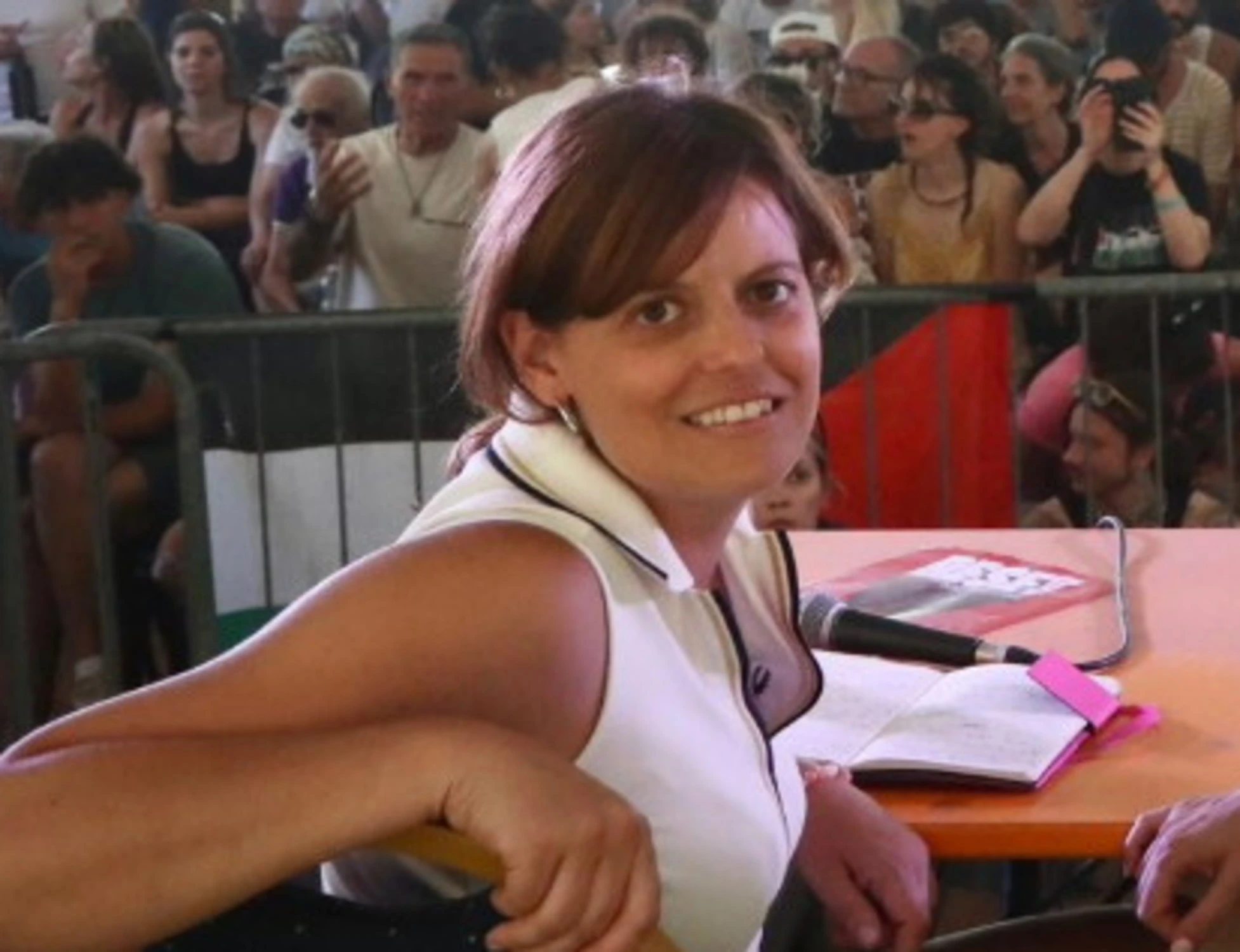 Ilaria Salis esalta i violenti No Tav? Ricoperta di insulti