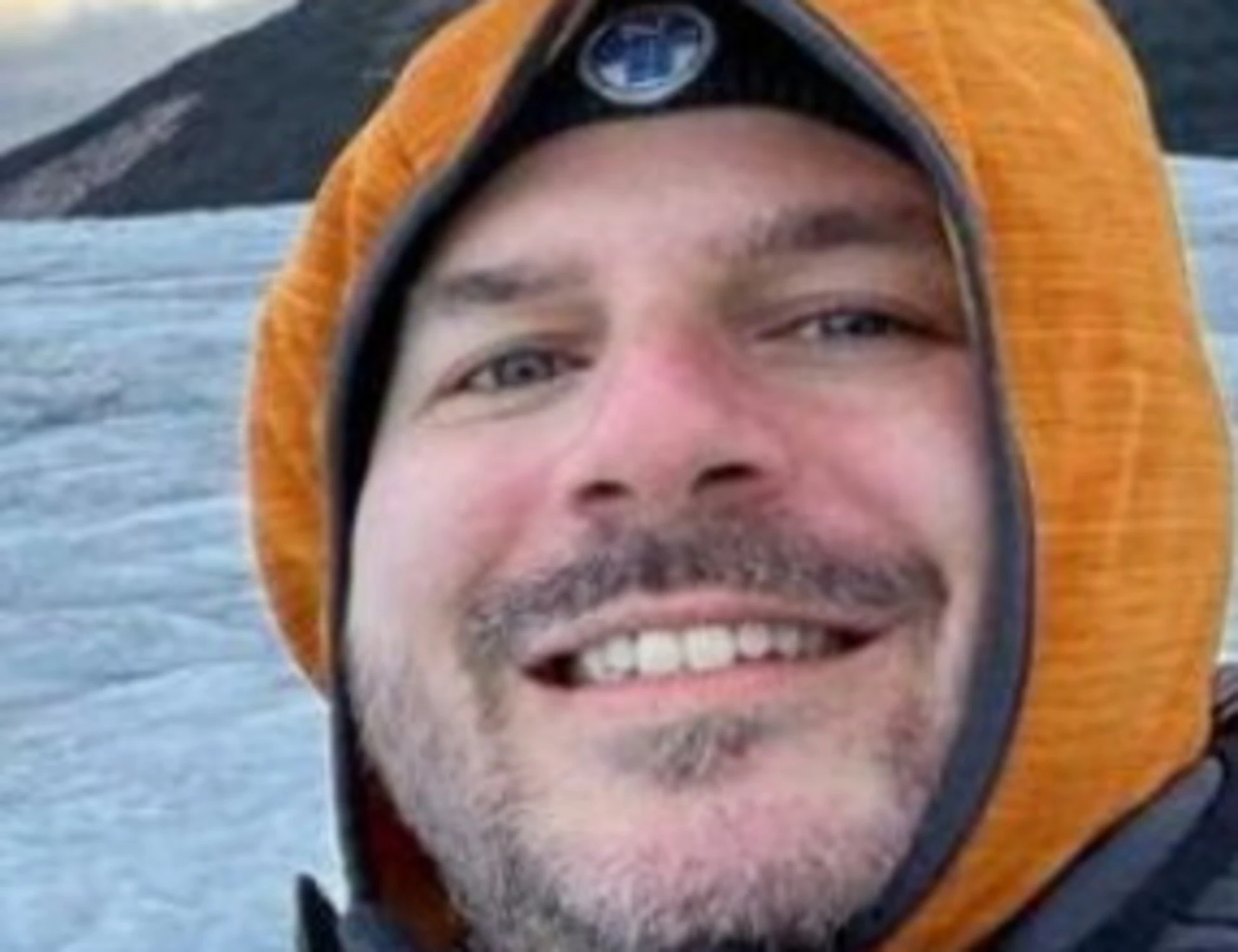 Alaska, Riccardo scivola dal ghiacciaio e muore: "Stava riempiendo la borraccia"
