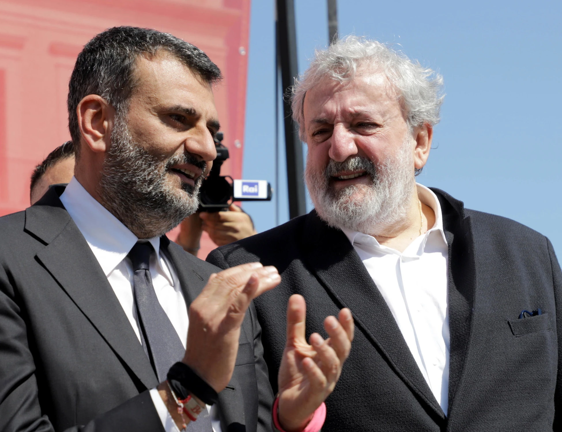 Michele Emiliano umilia Decaro: "Soffre la mia presenza, lo capisco", Pd allo sbando