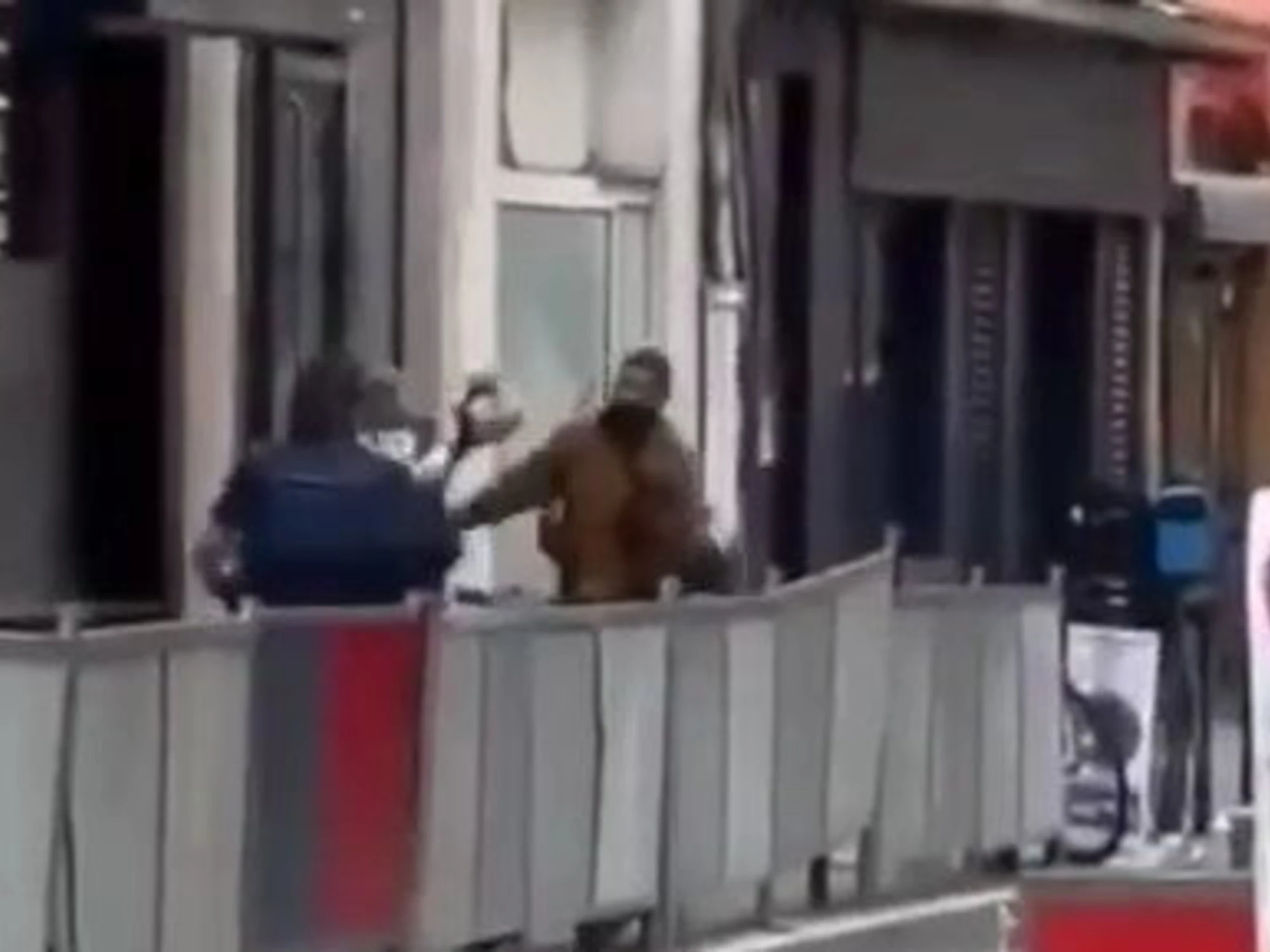 Tolosa, grida "Allah akbar" e accoltella due poliziotte
