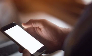 Unione Europea, la multa choc a TikTok: "Dati inviati alla Cina"