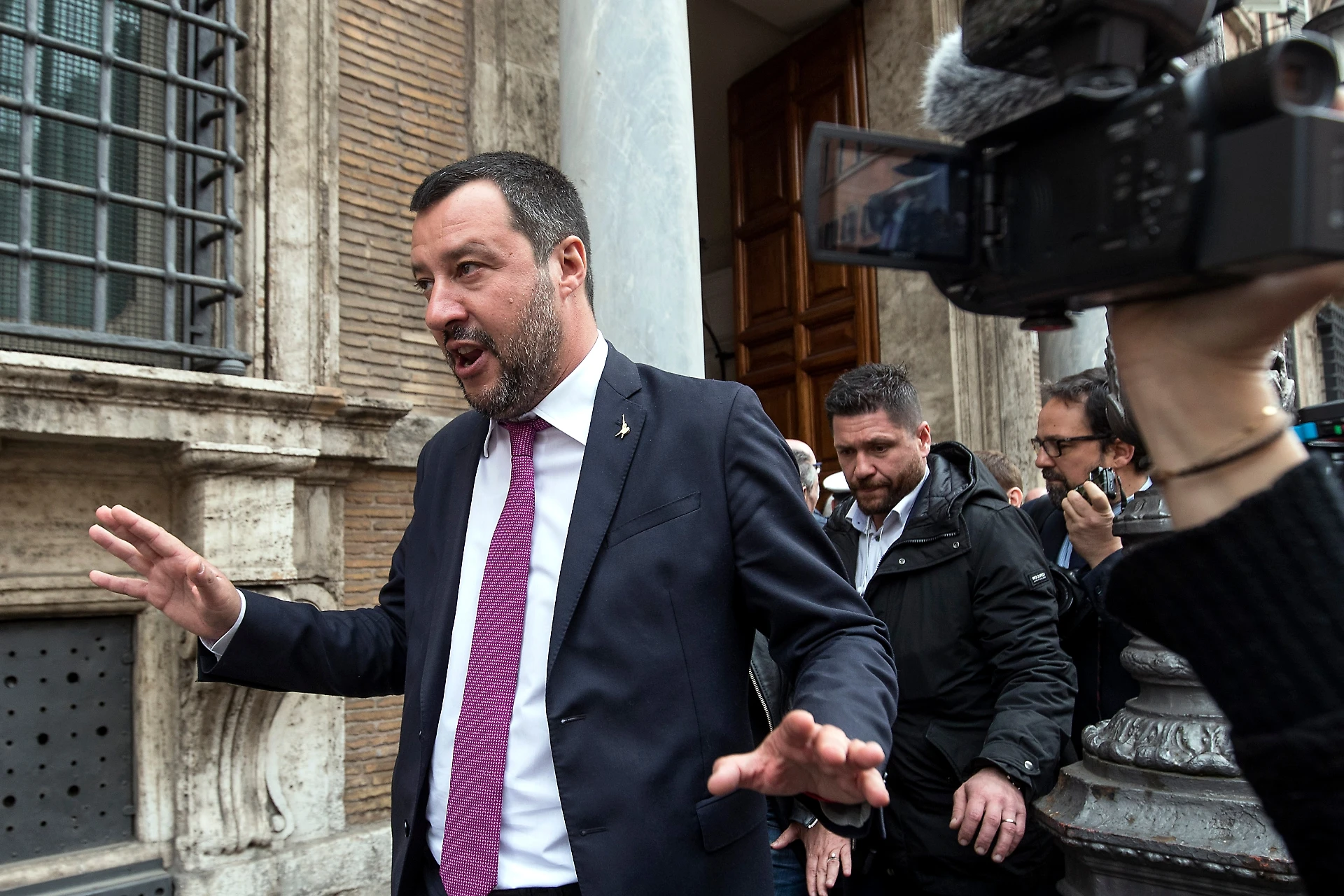 Matteo Salvini, "vertice" a casa sua senza Silvio Berlusconi. Chi c'era di Forza Italia