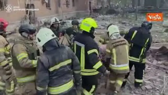 Leggi l'articolo: Guerra in Ucraina, attacchi massicci su Dnipro e altre città almeno 4 morti