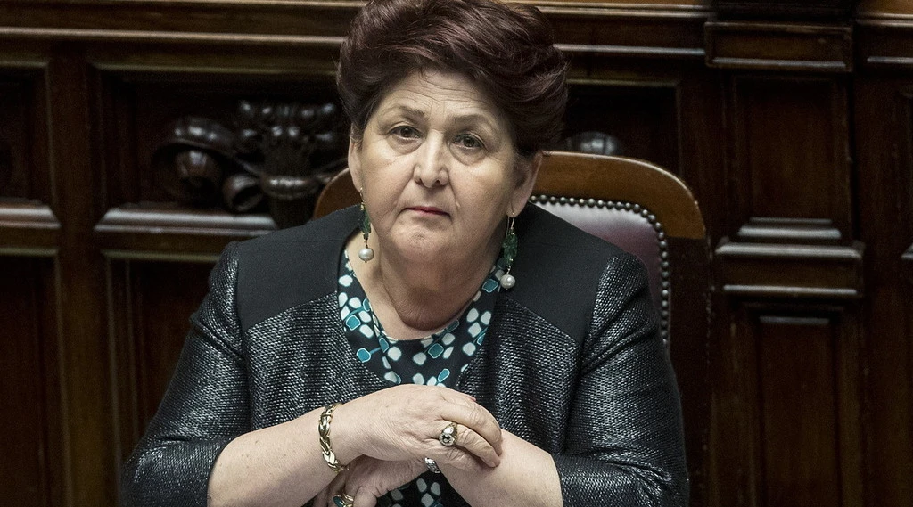 Teresa Bellanova: "Pronta a dimettermi se il governo non regolarizza gli immigrati"