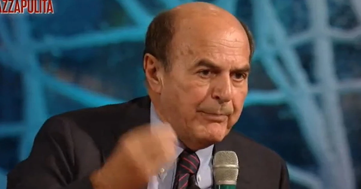Pier Luigi Bersani a Piazzapulita: "Dobbiamo vergognarci, lo Ius soli non è una priorità nemmeno nel Pd". Gli trema la voce