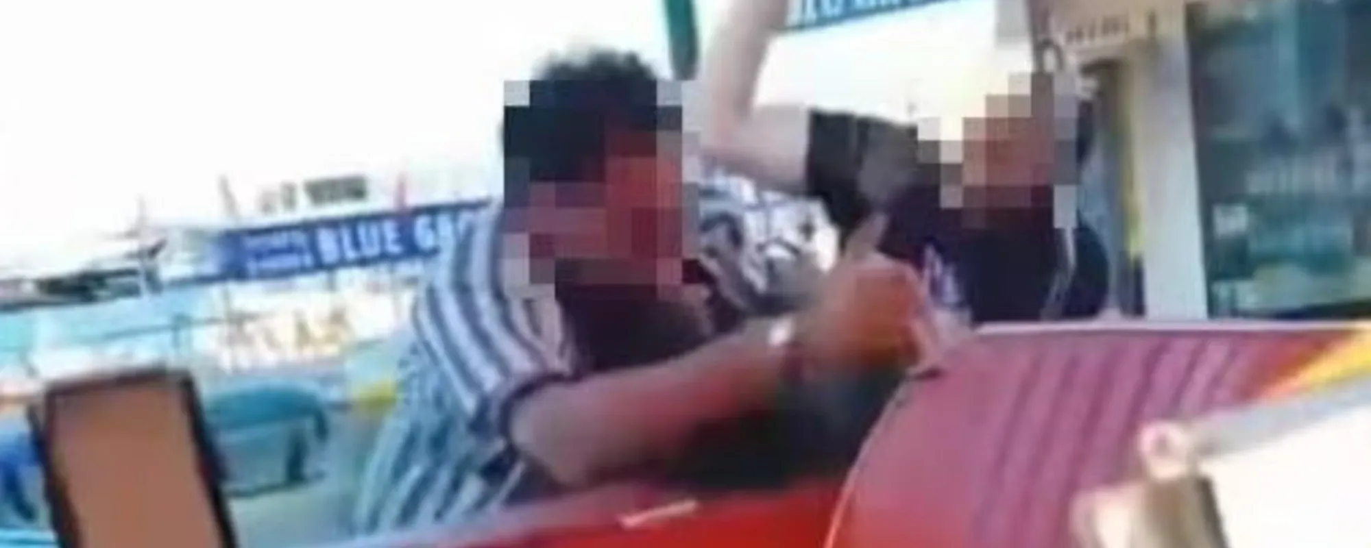 Sputi e pugni: rissa al porto di Capri, il video fa il giro del mondo