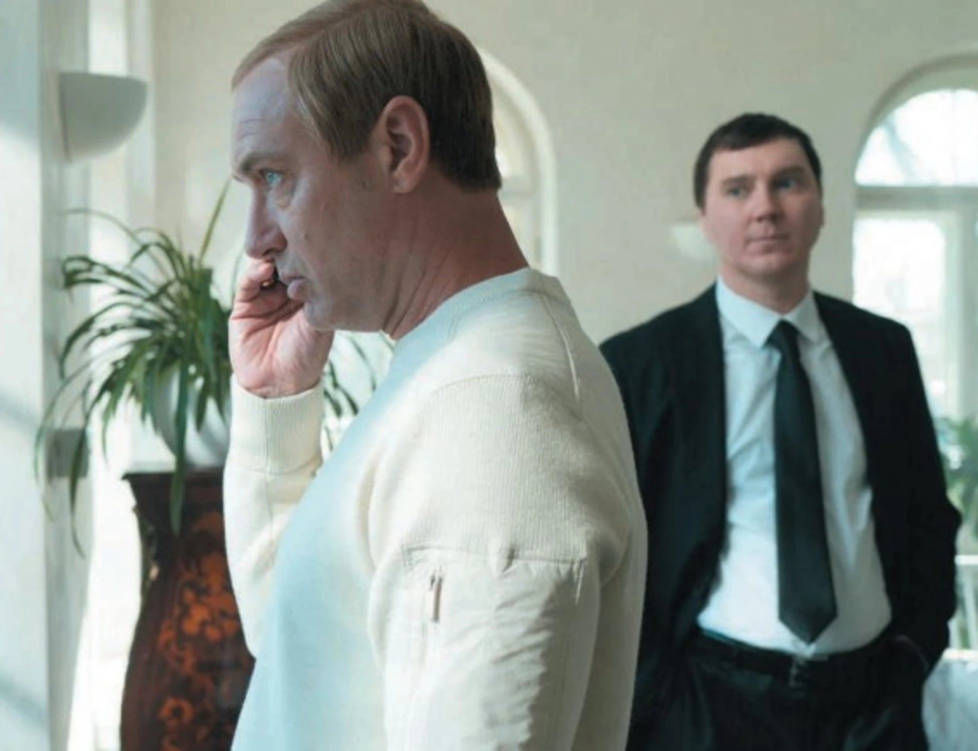 Vladimir Putin, il lato oscuro dello zar ha il volto di Jude Law