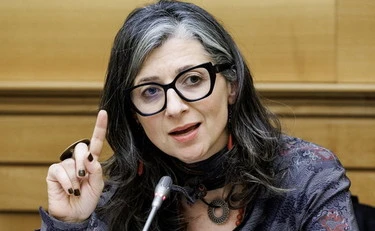 Francesca Albanese, le parole sull'antisemitismo fanno insorgere FdI