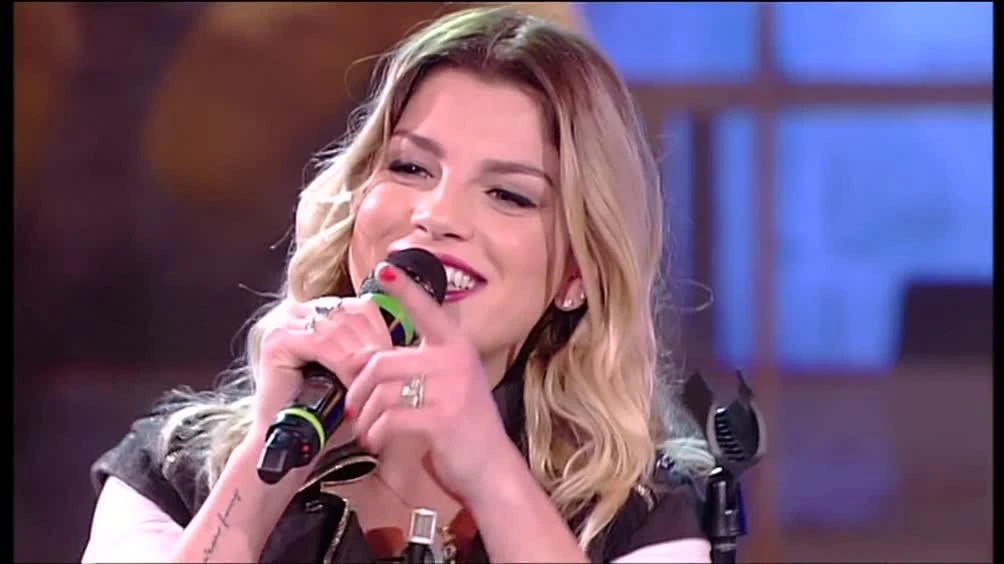 Emma Marrone, sorpresa inaspettata: chi sale sul palco durante la presentazione del nuovo disco