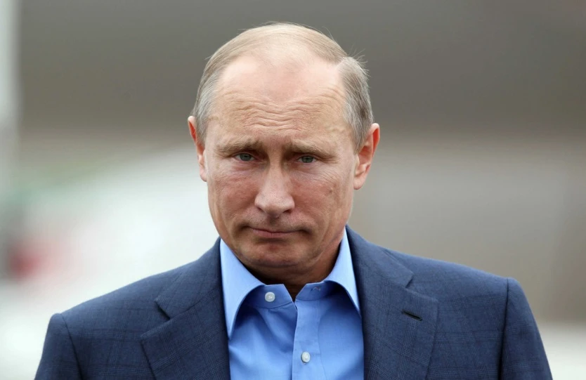 Russia, il Pil crolla del 3,7%. E sarà nero anche il 2016