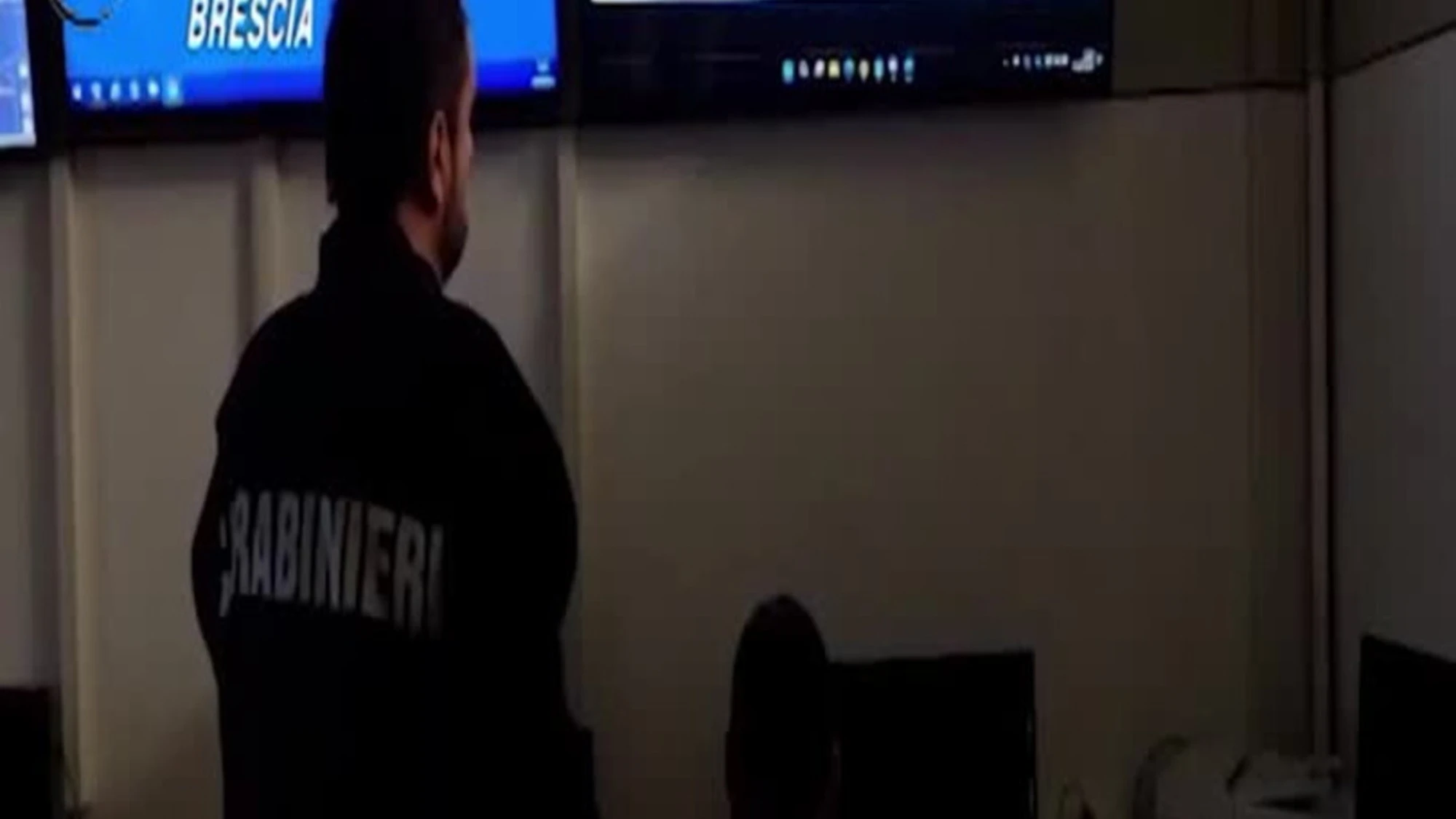 Brescia: adescava minori online fingendosi una ragazza, arrestato