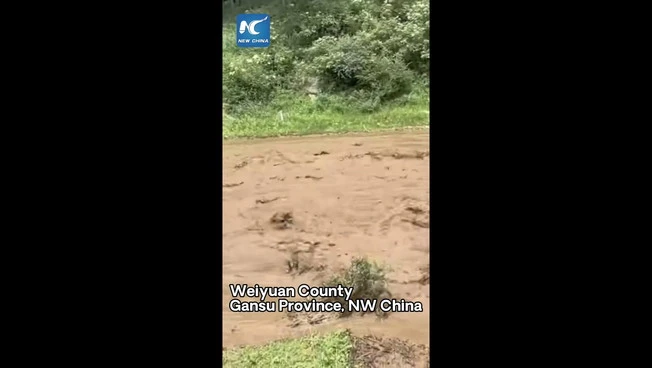 Cina, Gansu, corsa contro il tempo per i soccorsi dopo un'alluvione