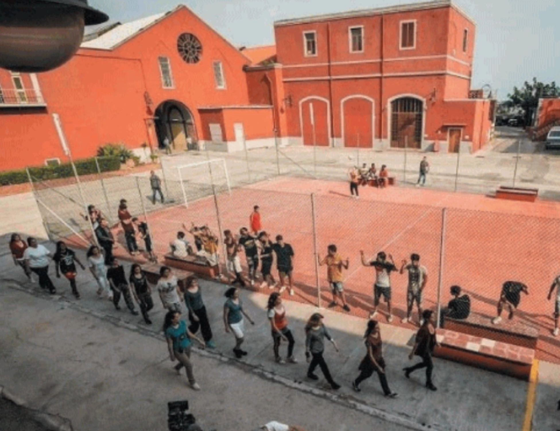 Nel carcere di "Mare fuori" riapre il teatro di Eduardo