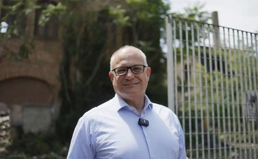 Roberto Gualtieri, nel suo zoo spuntano le blatte volanti