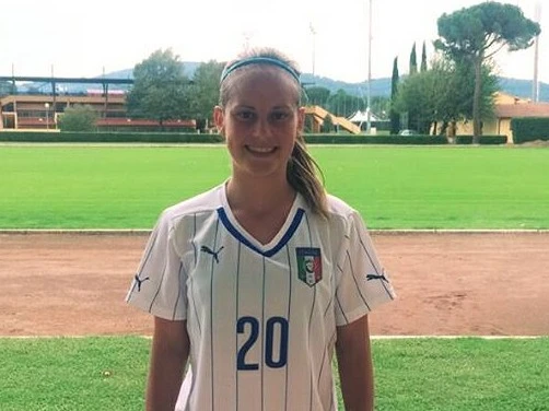 Verena Erlacher, lutto nel mondo del calcio femminile: addio alla centrocampista 19enne