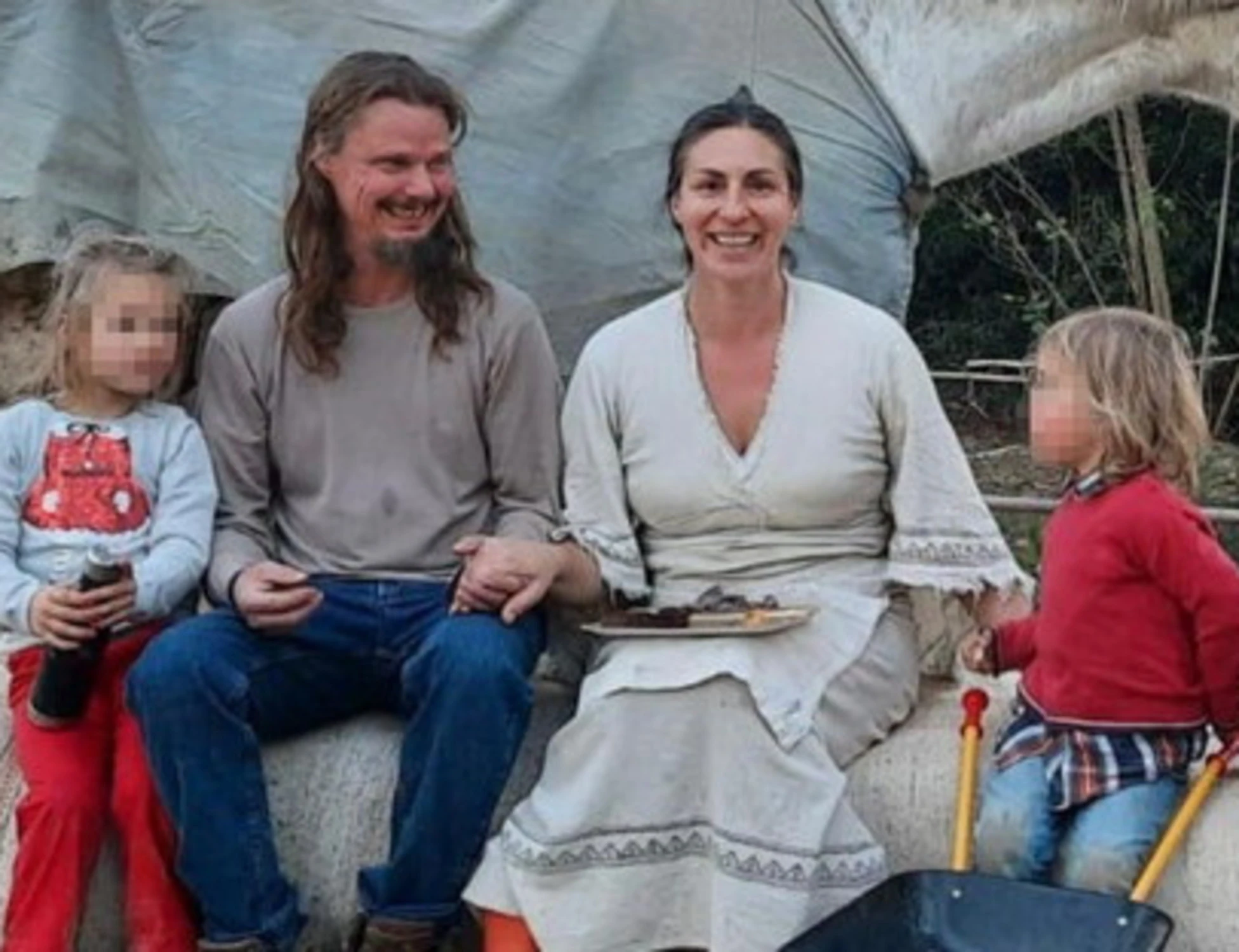 Famiglia nel bosco: così i giudici infliggono un incubo senza senso