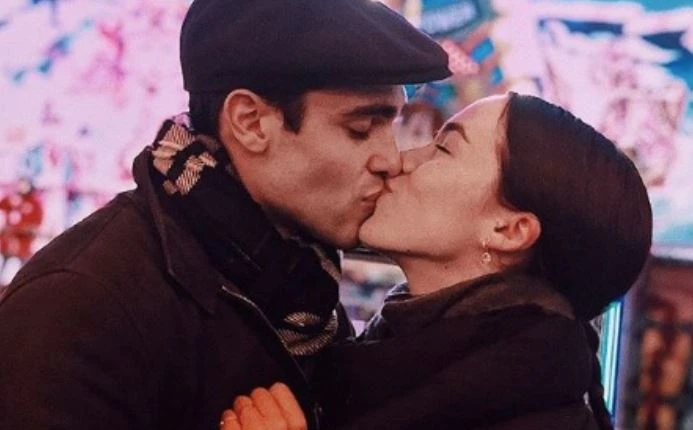 Aurora Ramazzotti, il giallo sulla nuova vita che scatena i fan: "Sei incinta?", qual è la verità