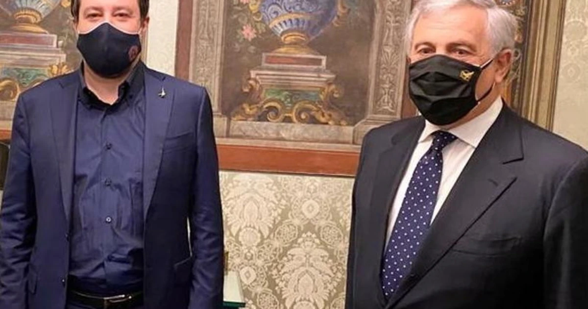 Matteo Salvini e Antonio Tajani, l'incontro: ipotesi intergruppo Lega-Forza Italia. E Giorgia Meloni: "Una provocazione"