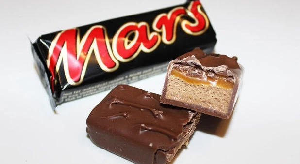 Mars, in caso di Brexit le barrette di cioccolato scompaiono dagli scaffali