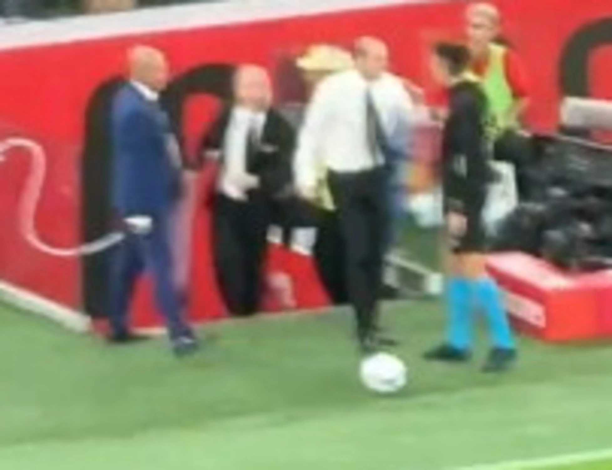 Milan-Bologna, Allegri espulso: "Chi mi ha fermato", lo sfogo dopo il raptus