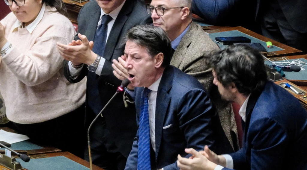 Schlein finisce di parlare? La reazione di Conte: ecco le "briciole" della sinistra