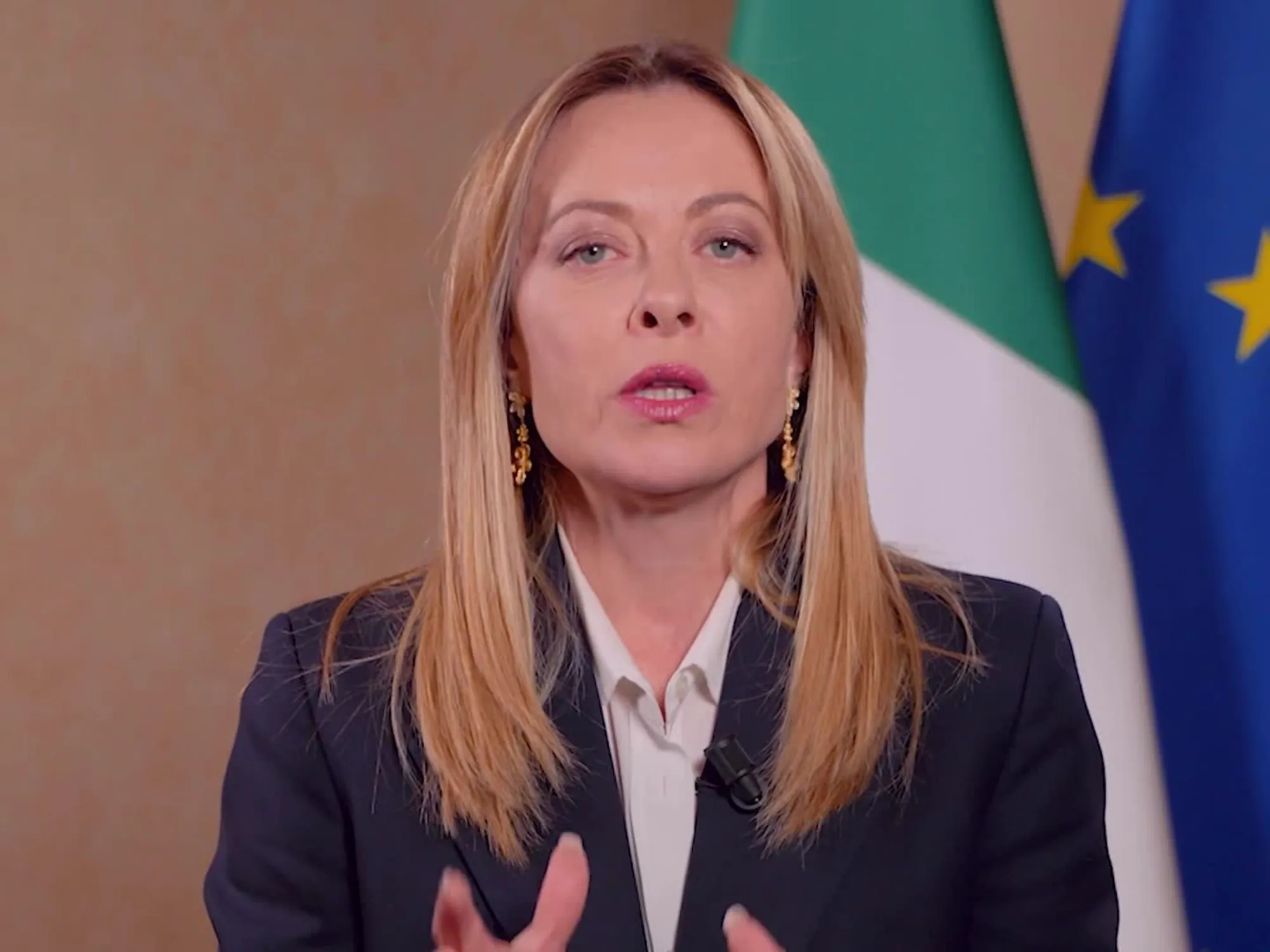 Leggi l'articolo: Clandestino risarcito? Meloni contro "certa magistratura"