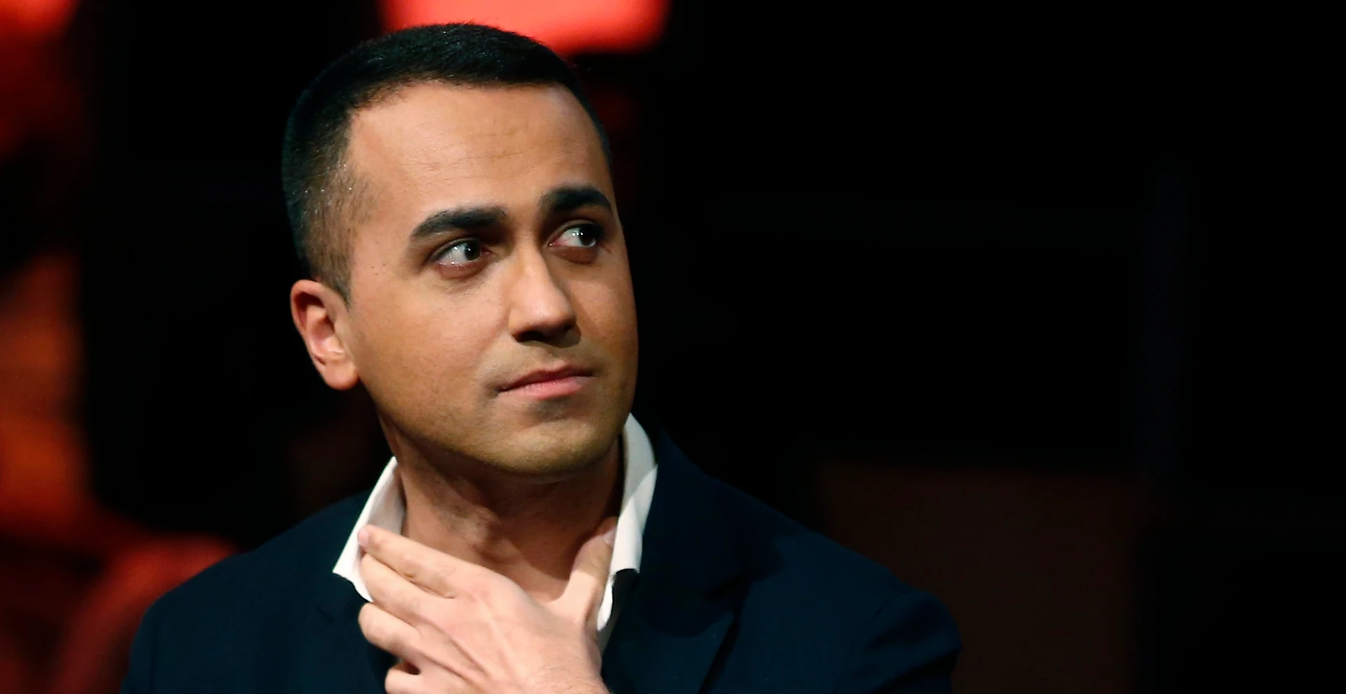 Sondaggio Masia, il caos Ilva fa crollare il M5s: i grillini rasentano il 16 per cento