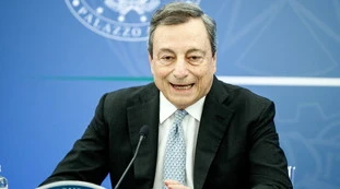 Mario Draghi, "nessun bis?". Ma a Palazzo... quelle strane voci sul premier