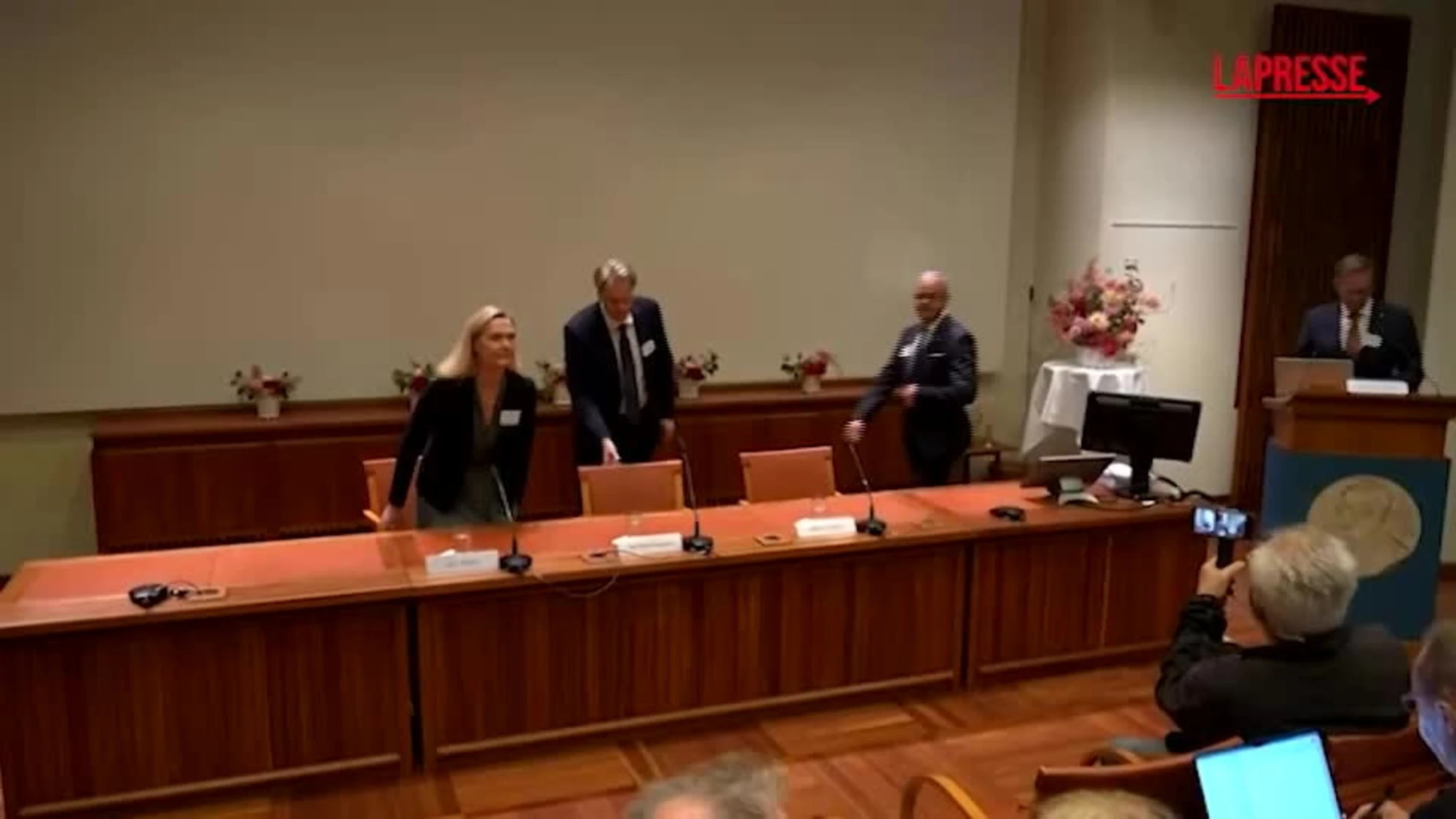 Nobel per la Medicina 2026 a Deisseroth, Hegemann e Nagel per l’optogenetica