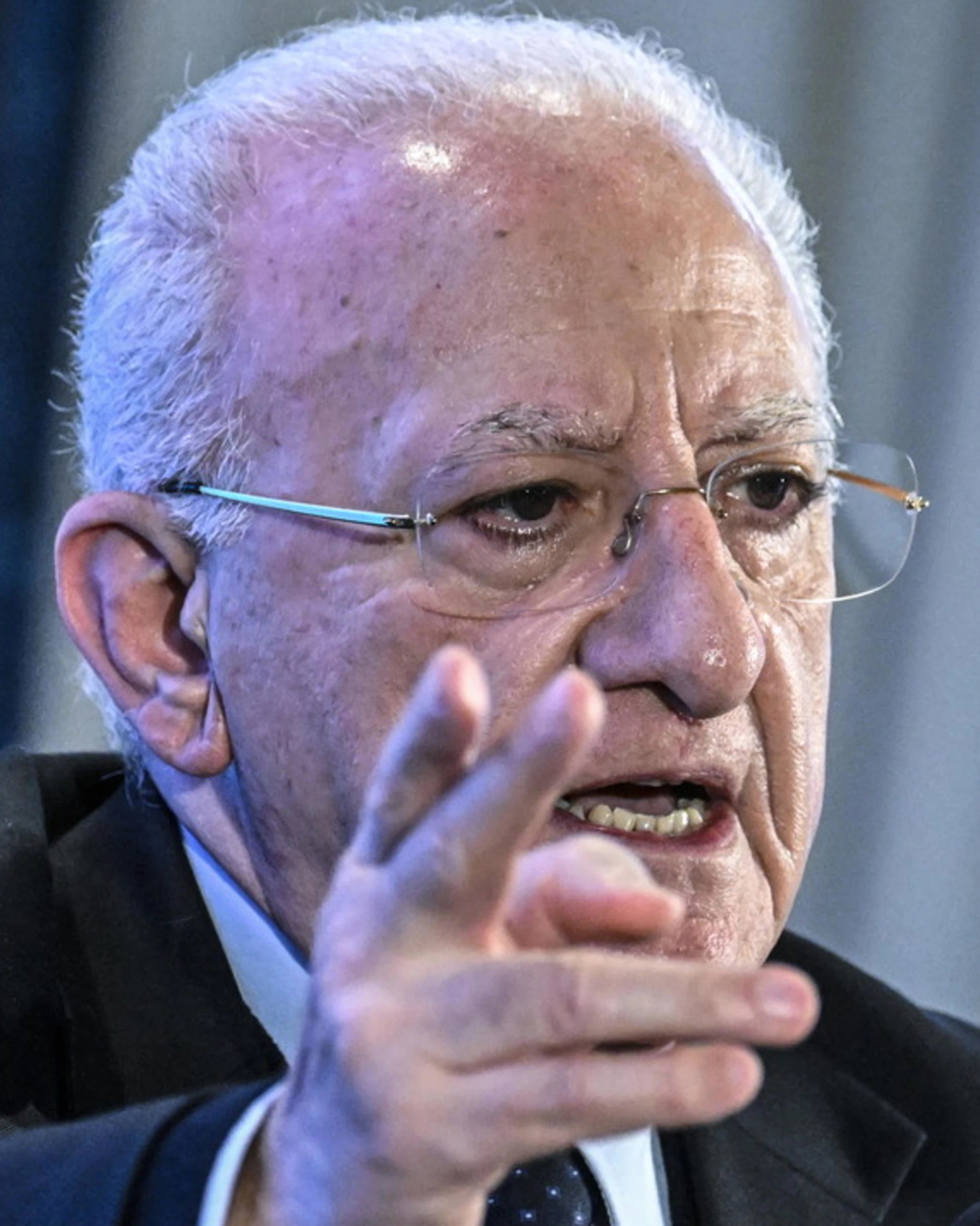 Vincenzo De Luca, altro siluro al Pd: "Le forze del male non prevarranno"