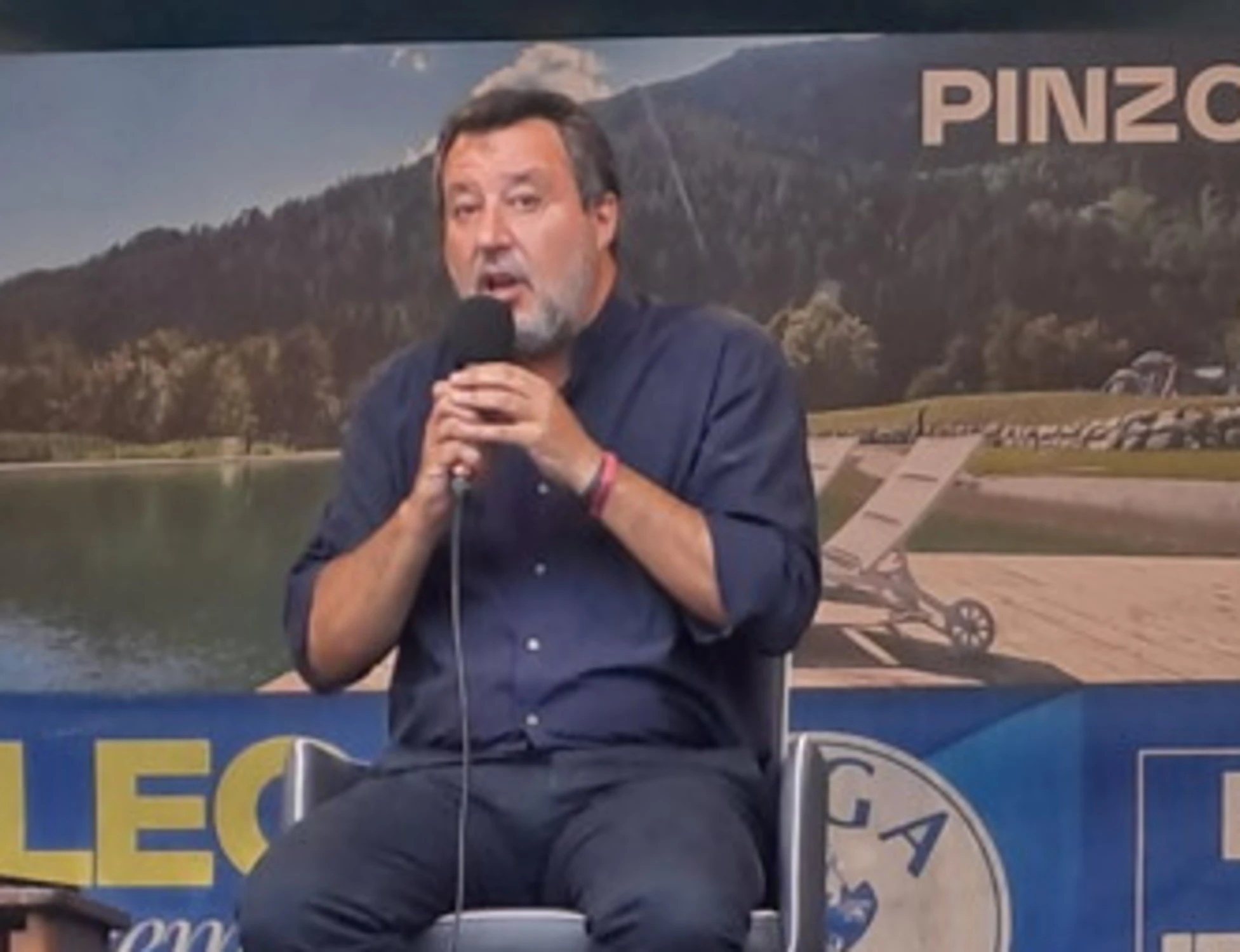 Matteo Salvini avverte la Germania: "Perché non ha diritto di mandarci indietro un solo immigrato"