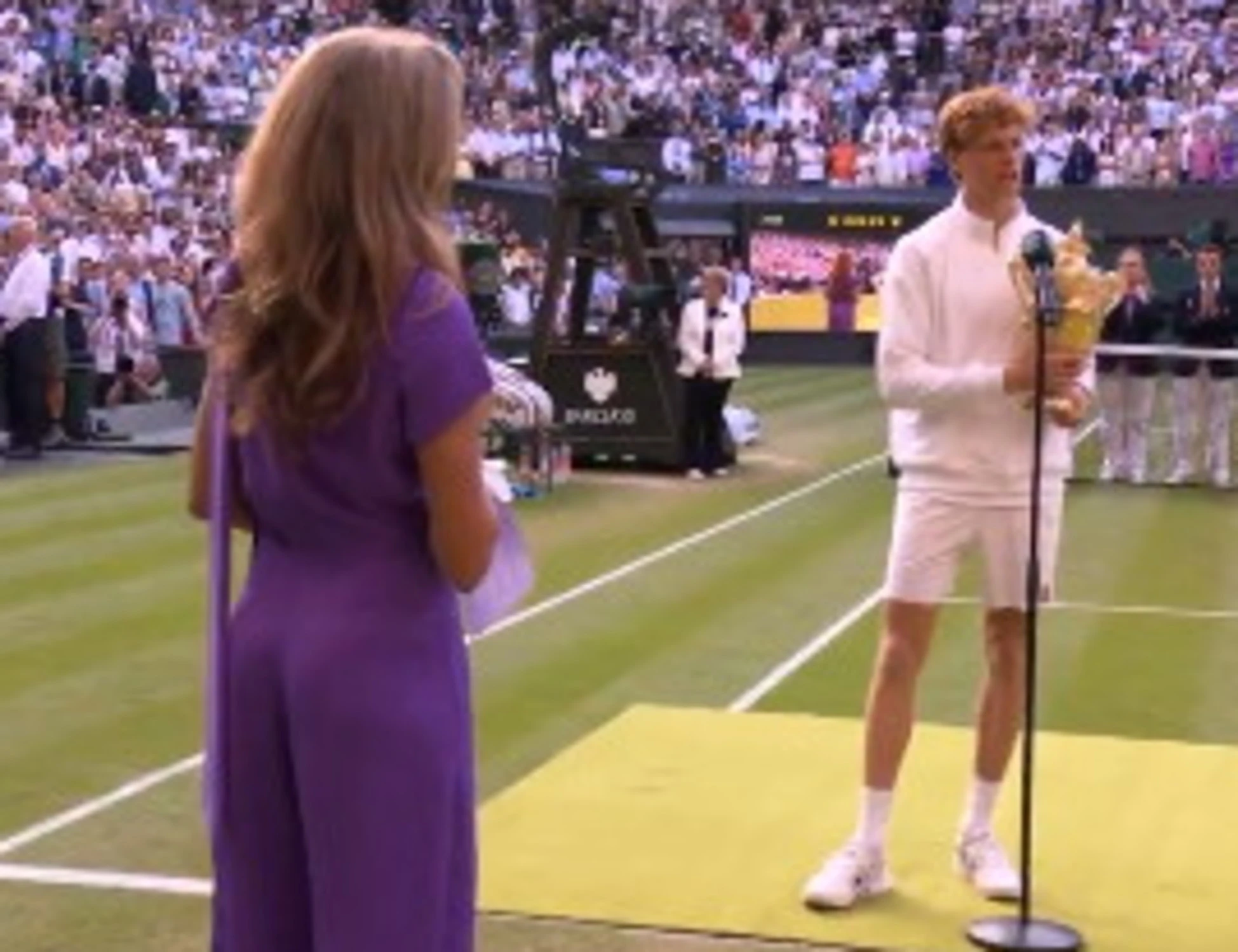 Jannik Sinner, doccia gelata a Wimbledon: "Restituire subito il trofeo"